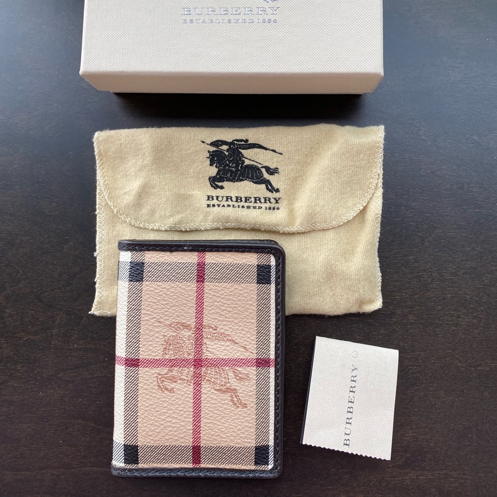 Authentic Burberry Bi Fold ID Pass Holder